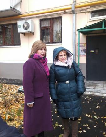 Депутат Губернской Думы Марина Сидухина посетила дворы Железнодорожного района