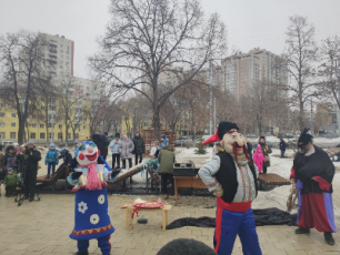 Широкая масленица на Крымской площади